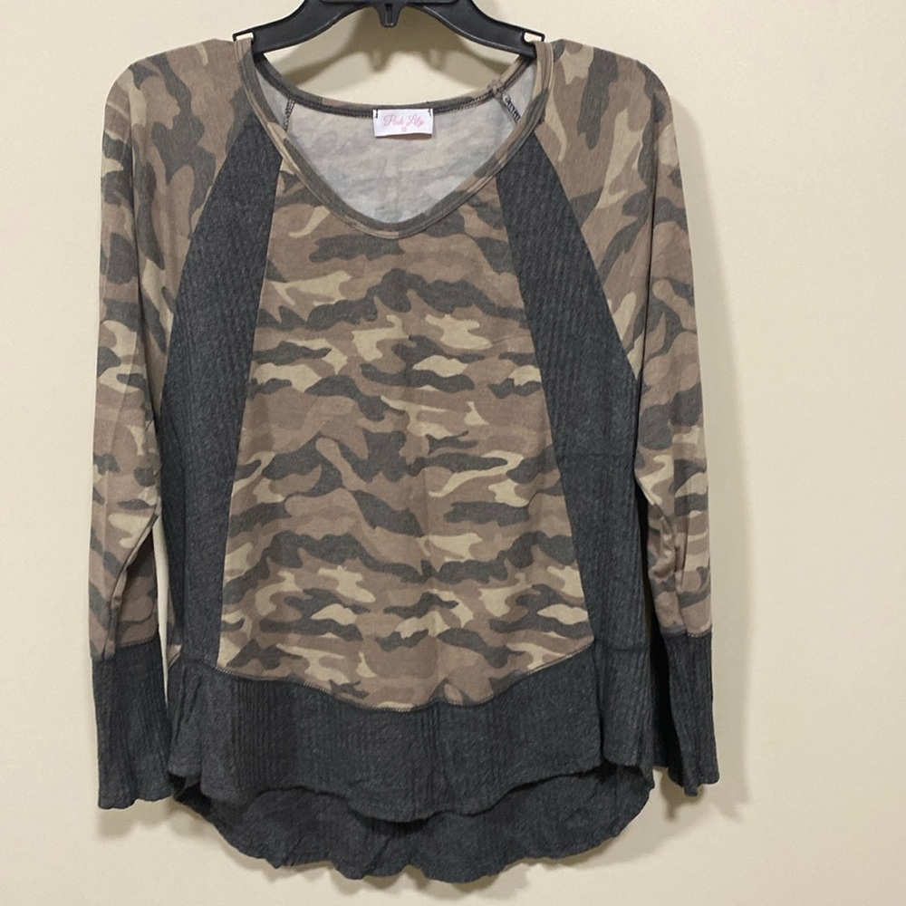 Pink Lily long sleeve top small